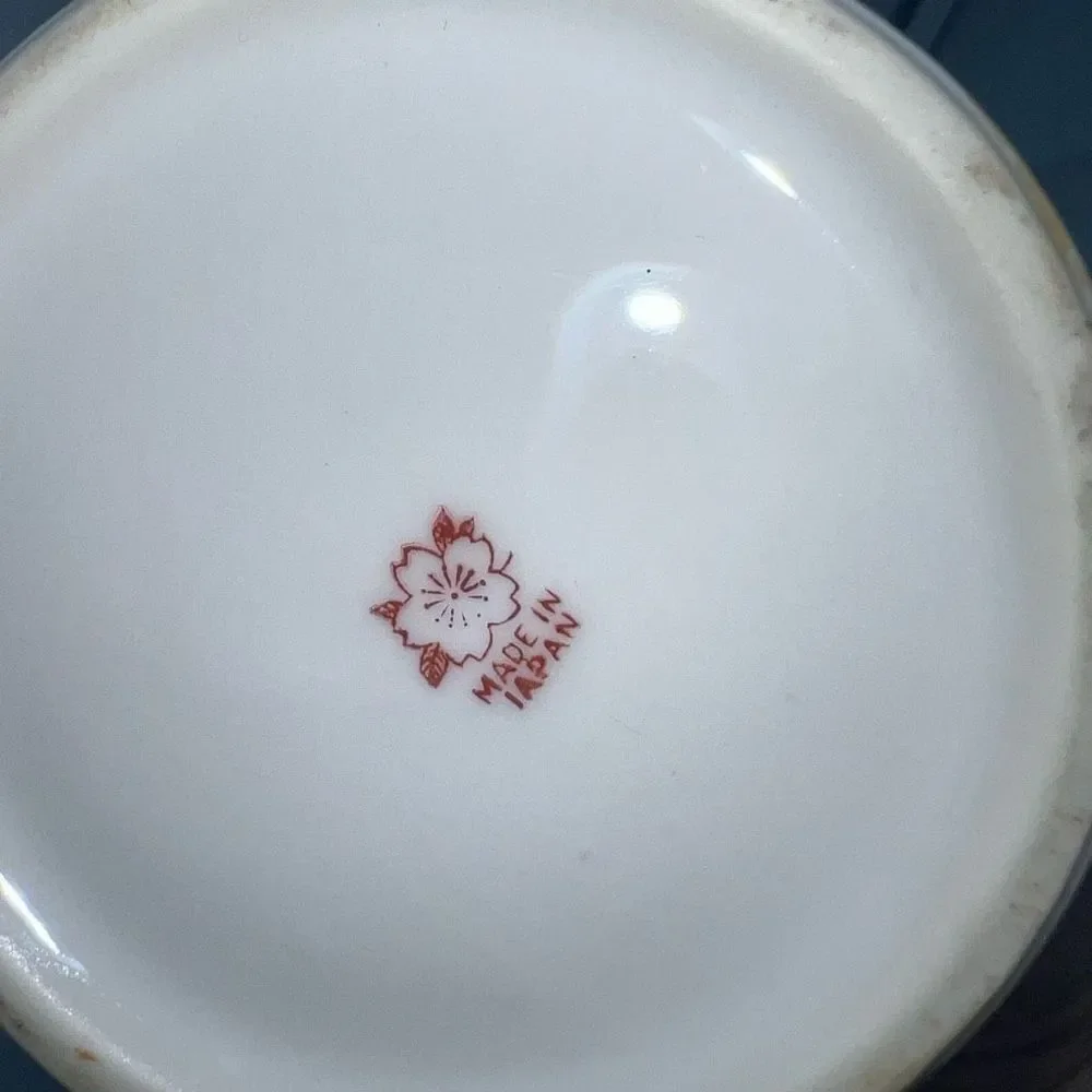 Vintage Lusterware Hand Painted Teapot‎